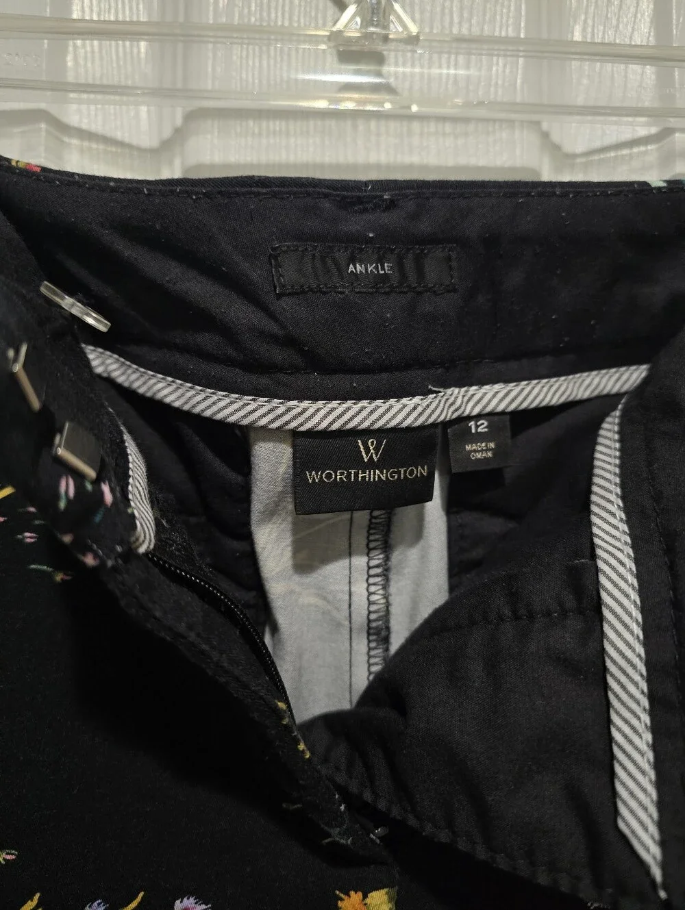 Wrap-Front Long Sleeve Top (L) and Ankle-Length Pants (12) - Picture 6 of 7